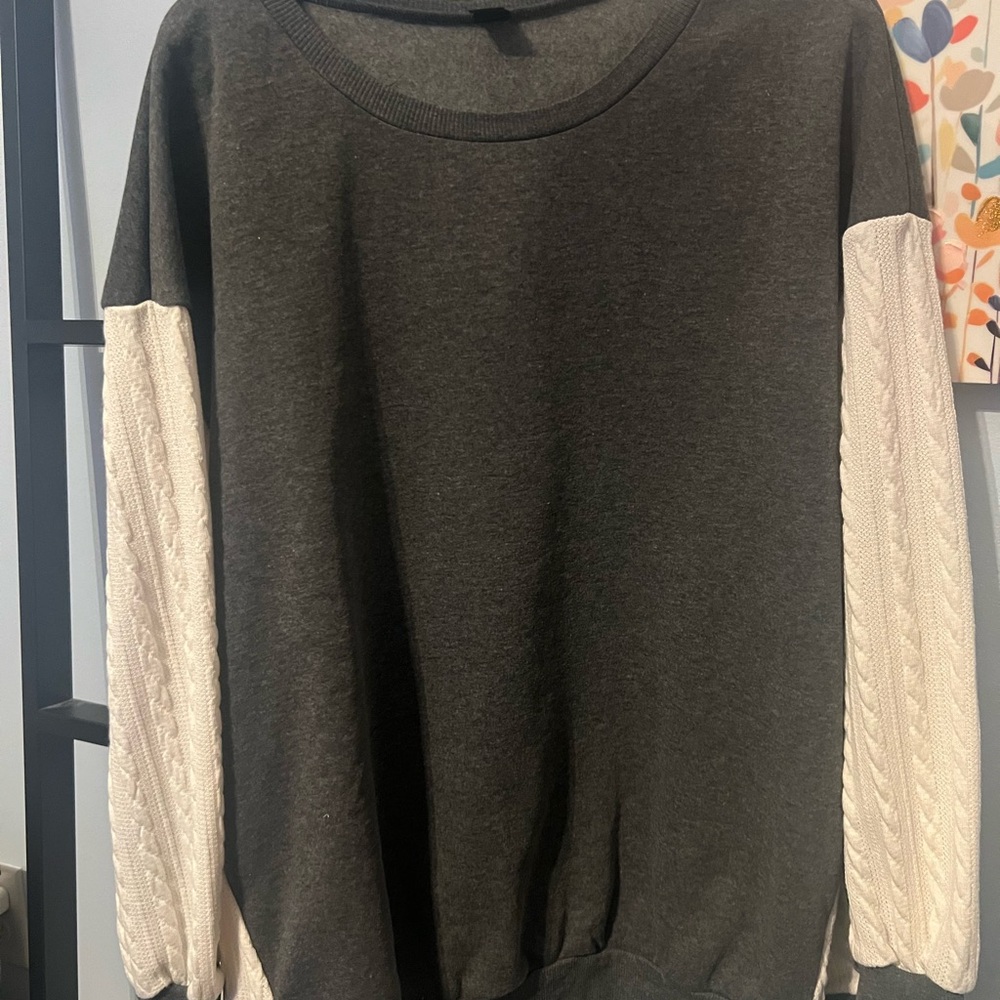 Women's Gray and Cream Sweater